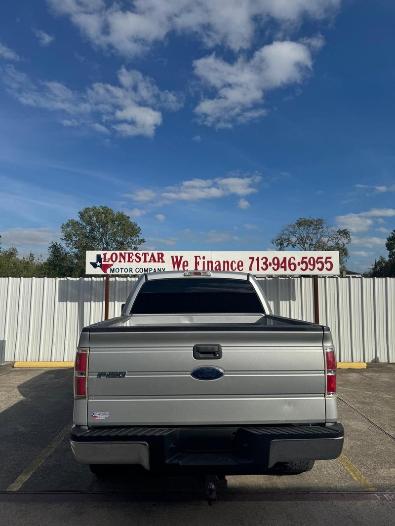 Ford F-150 Vehicle Full-screen Gallery Image 04
