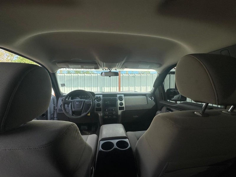 Ford F-150 Vehicle Full-screen Gallery Image 10