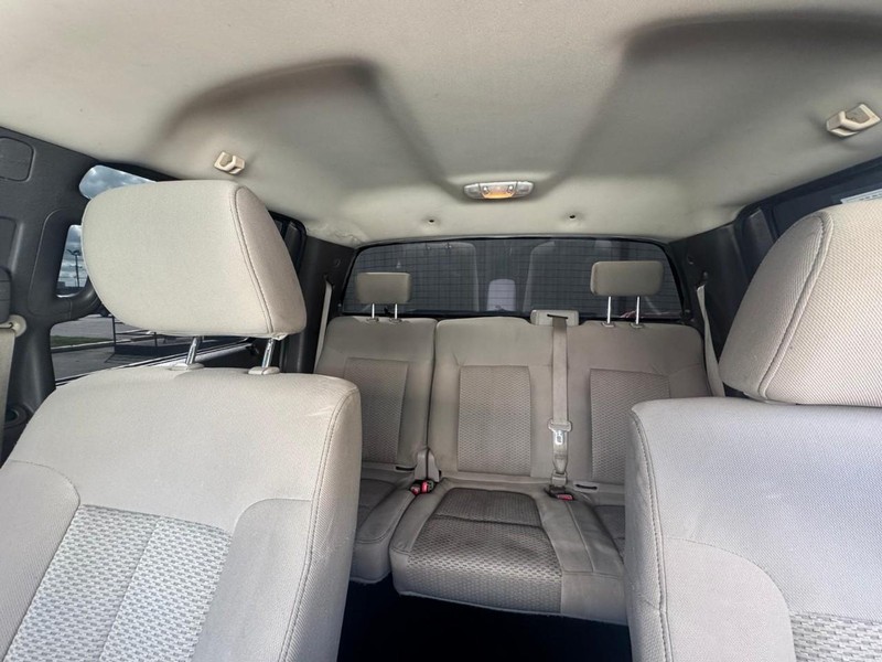 Ford F-150 Vehicle Full-screen Gallery Image 11