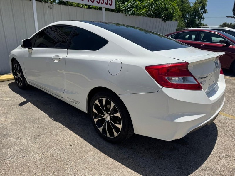 Honda Civic Coupe Vehicle Full-screen Gallery Image 06