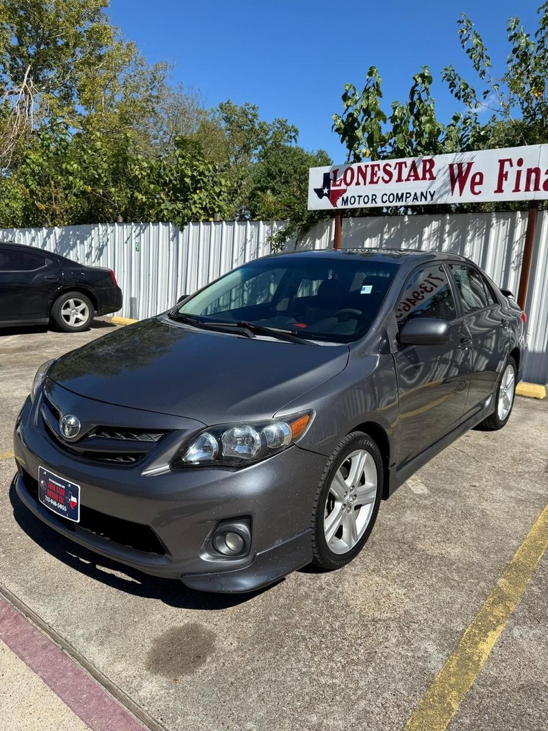 Toyota Corolla Vehicle Full-screen Gallery Image 02