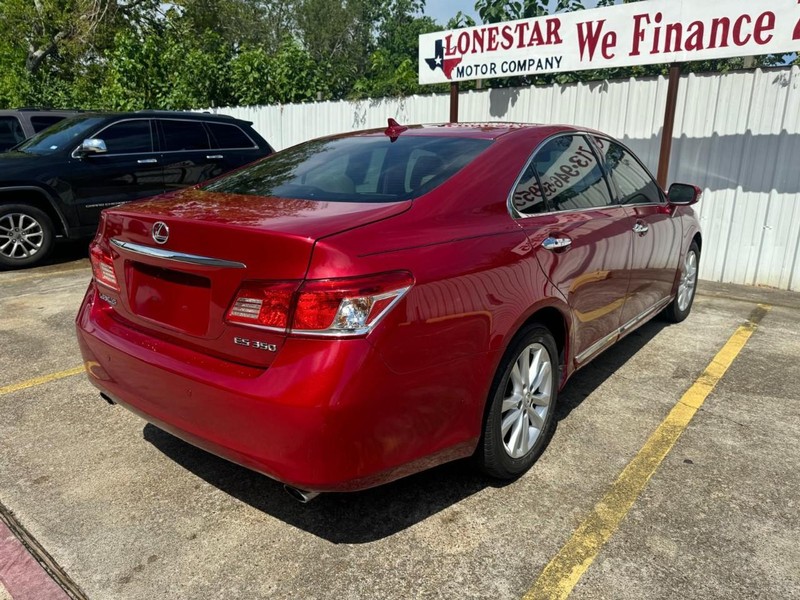 Lexus ES 350 Vehicle Full-screen Gallery Image 05