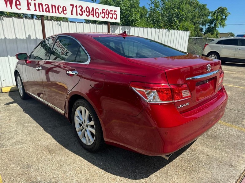 Lexus ES 350 Vehicle Full-screen Gallery Image 06