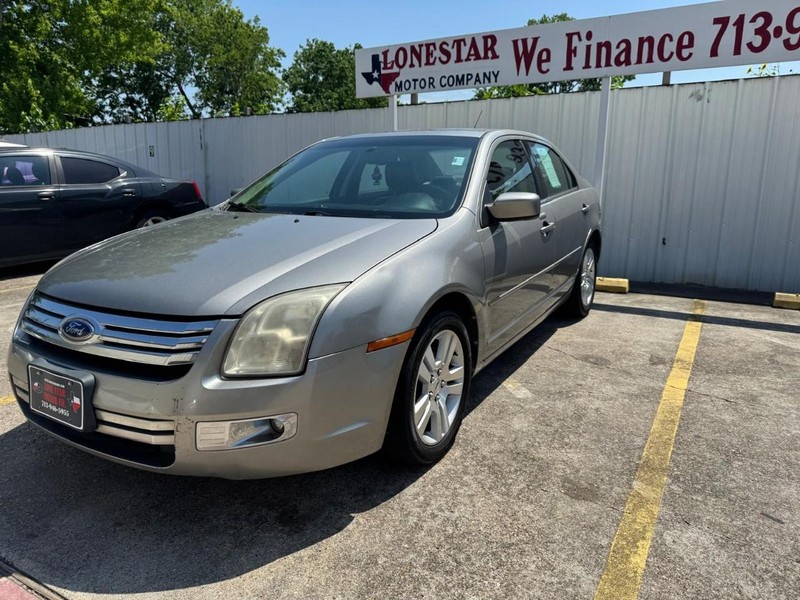 Ford Fusion Vehicle Full-screen Gallery Image 02