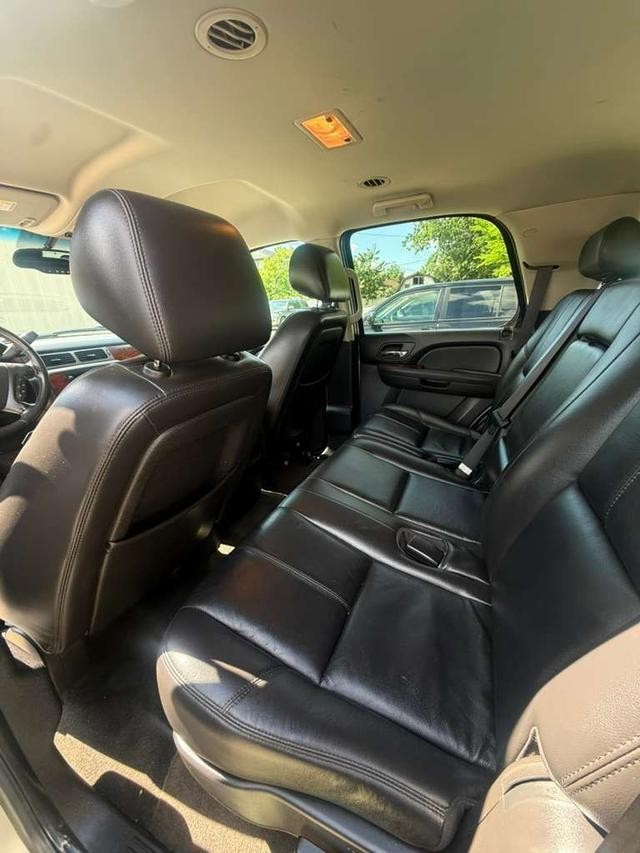 Chevrolet Tahoe Vehicle Full-screen Gallery Image 08
