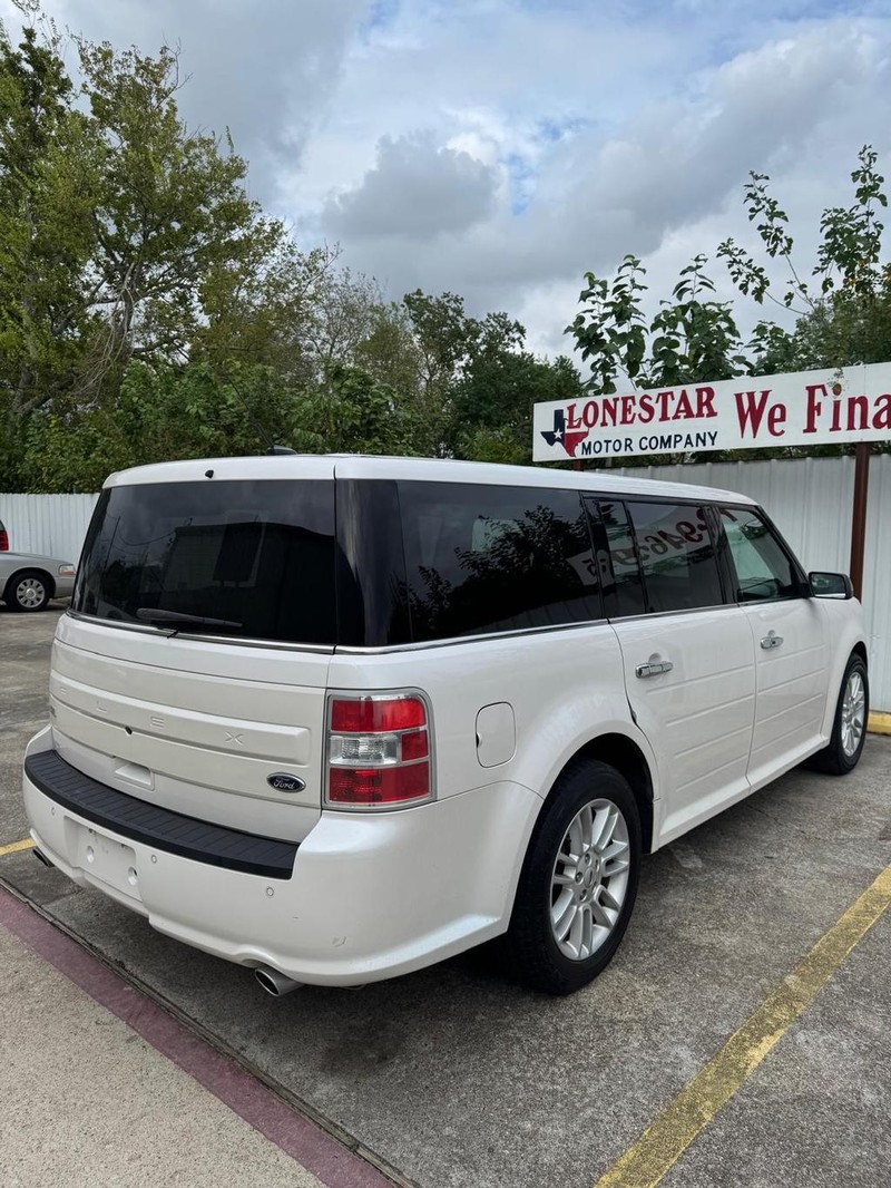 Ford Flex Vehicle Full-screen Gallery Image 05
