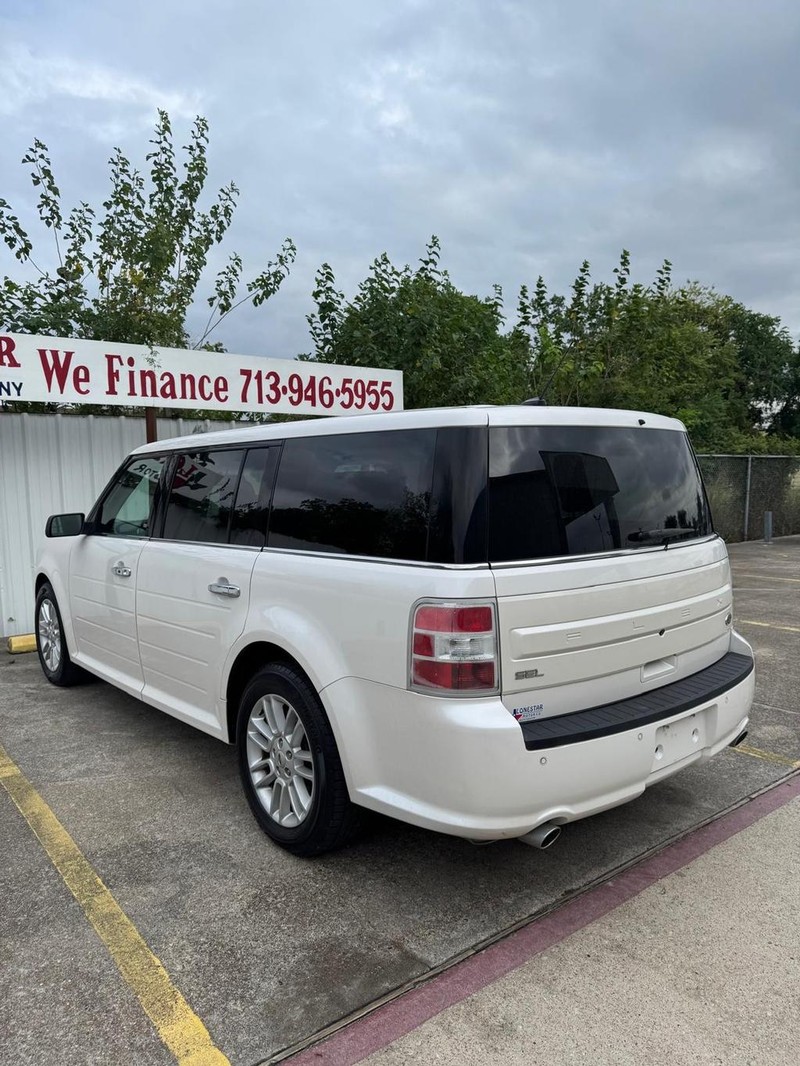 Ford Flex Vehicle Full-screen Gallery Image 06