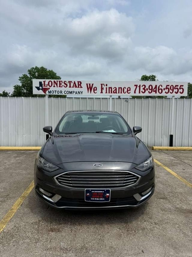 Ford Fusion Vehicle Full-screen Gallery Image 03