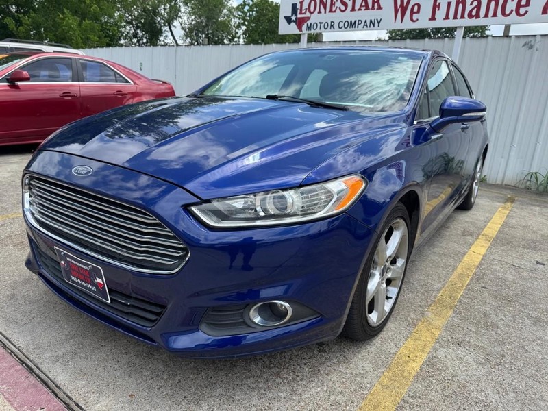 Ford Fusion Vehicle Full-screen Gallery Image 02