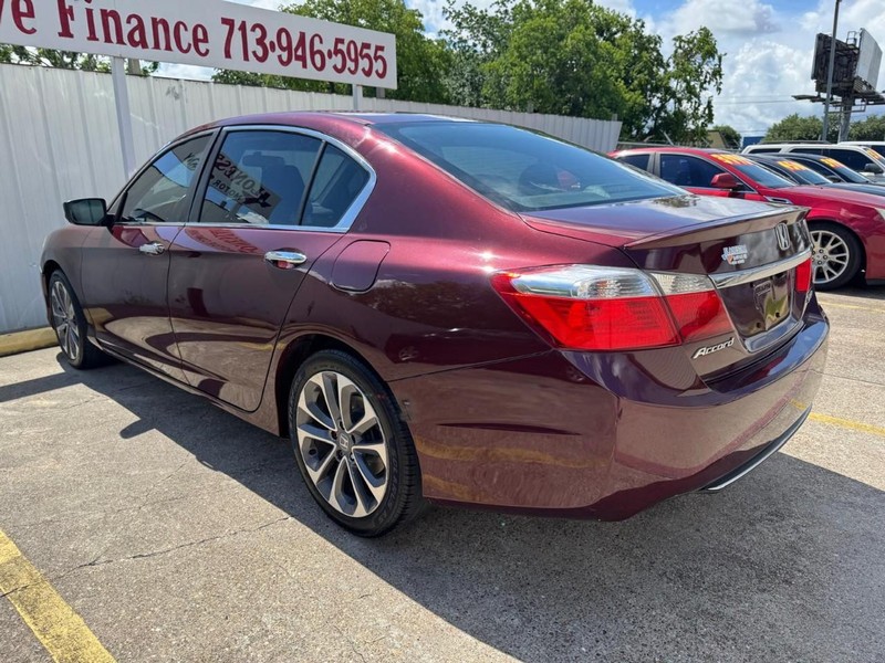 Honda Accord Sedan Vehicle Full-screen Gallery Image 06