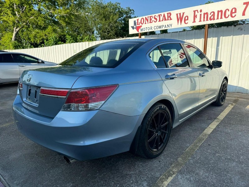 Honda Accord Sedan Vehicle Full-screen Gallery Image 06