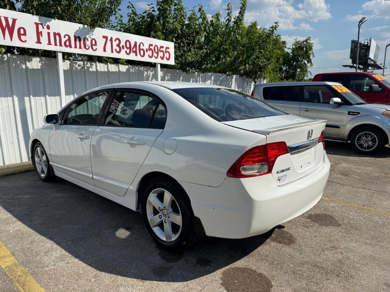 Honda Civic Sedan Vehicle Full-screen Gallery Image 06
