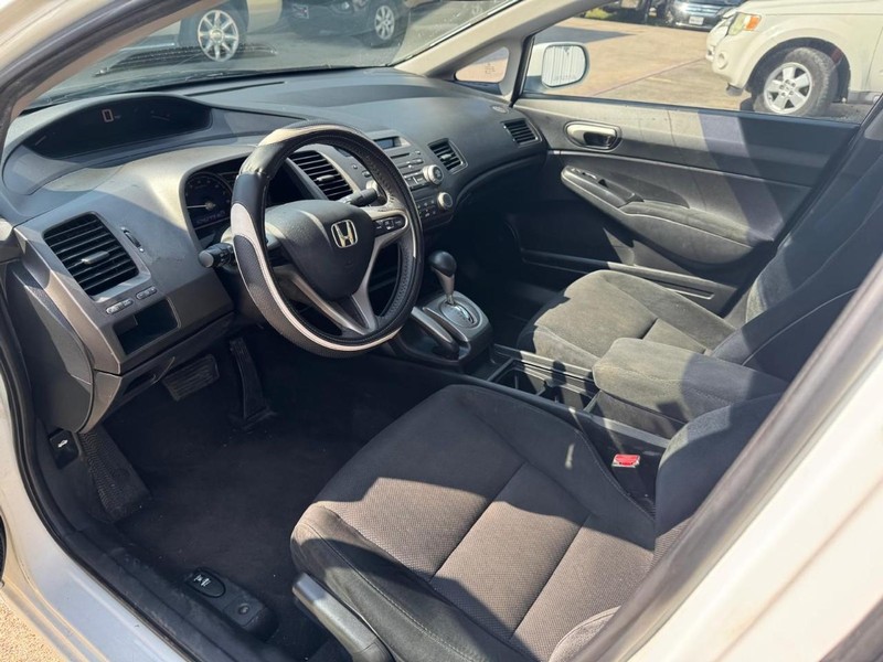 Honda Civic Sedan Vehicle Full-screen Gallery Image 08