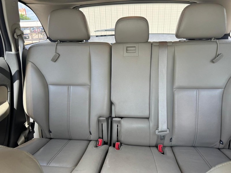 Ford Edge Vehicle Full-screen Gallery Image 11