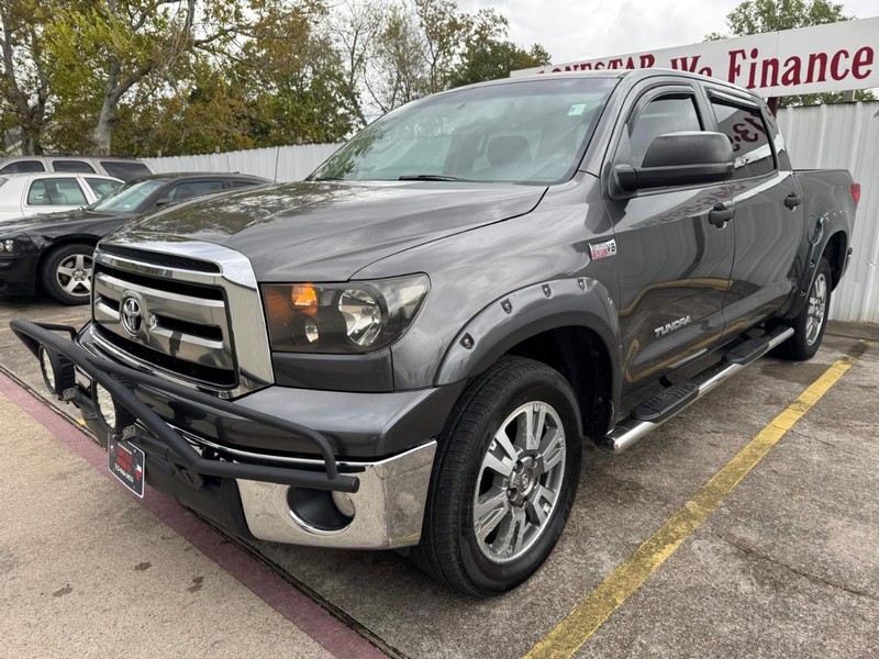 Toyota Tundra 4WD Truck Vehicle Full-screen Gallery Image 02