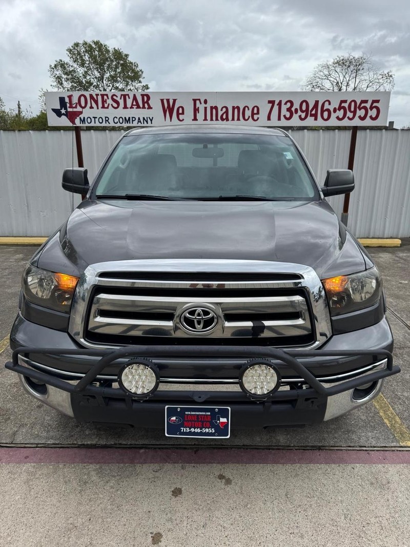Toyota Tundra 4WD Truck Vehicle Full-screen Gallery Image 03