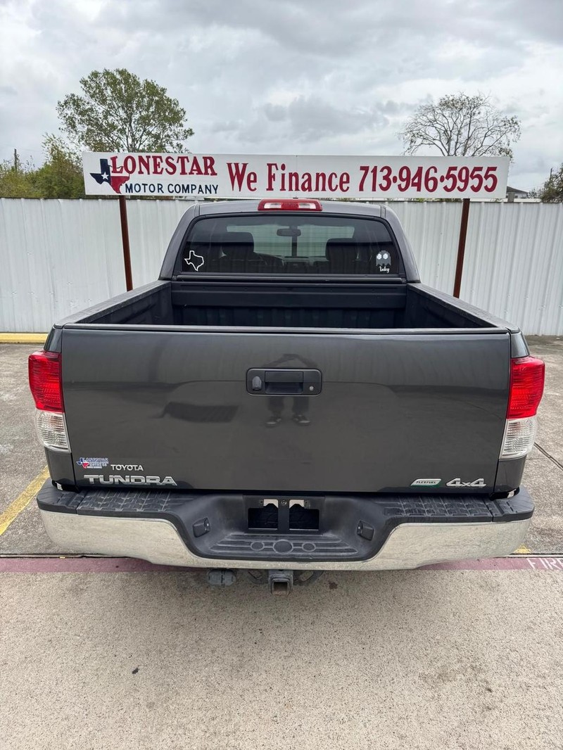 Toyota Tundra 4WD Truck Vehicle Full-screen Gallery Image 04