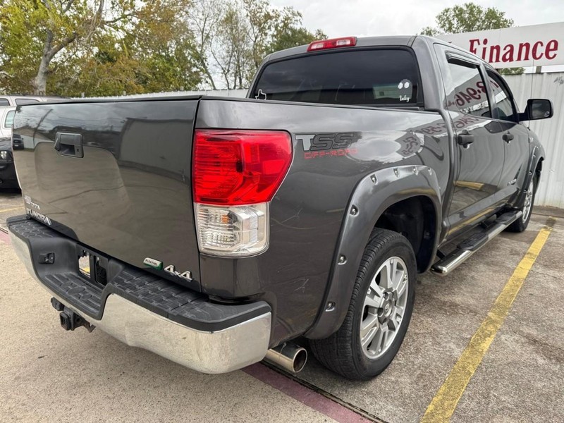 Toyota Tundra 4WD Truck Vehicle Full-screen Gallery Image 05