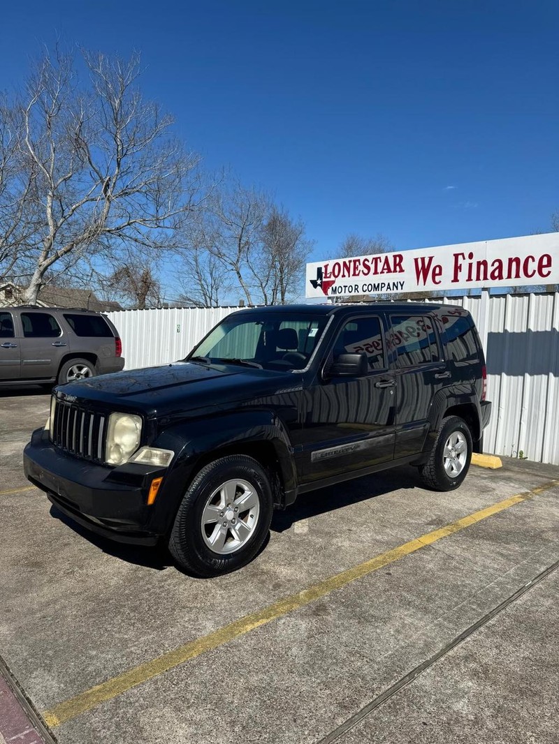 Jeep Liberty Vehicle Full-screen Gallery Image 02