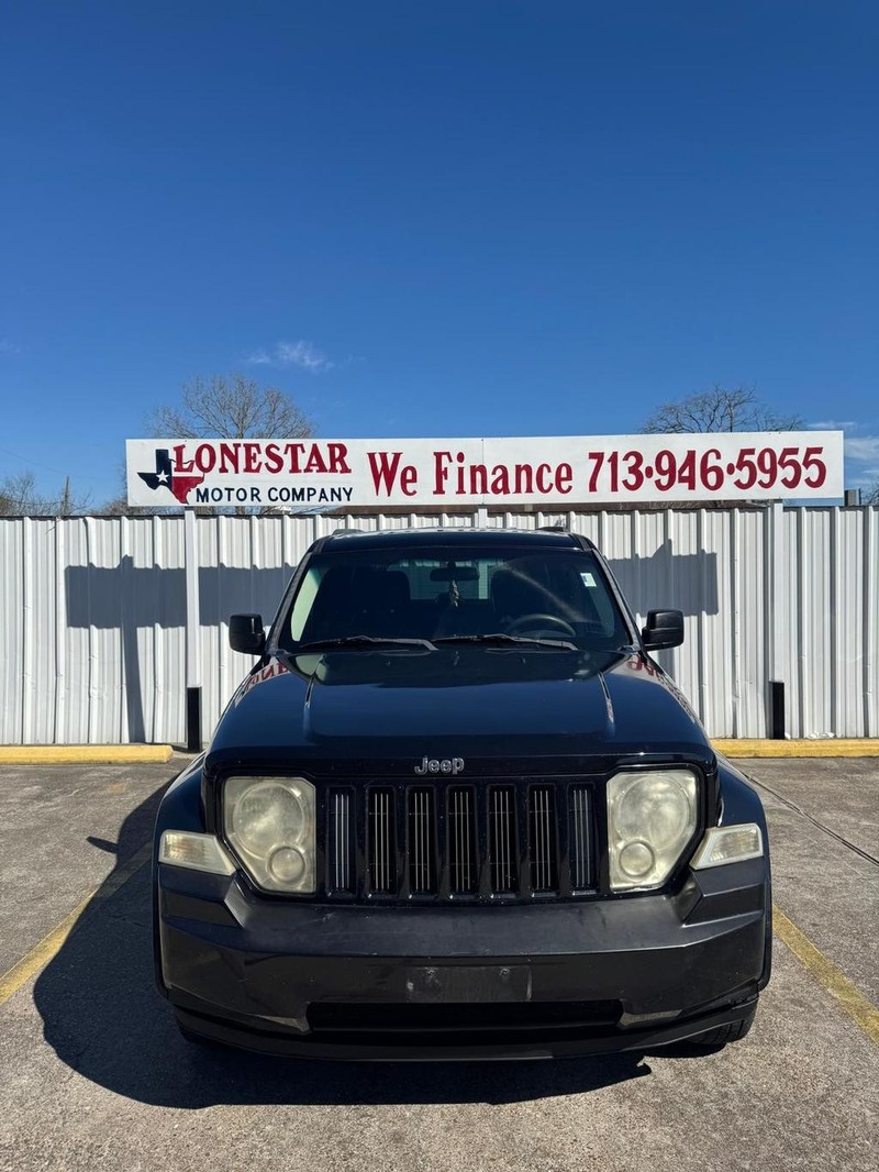Jeep Liberty Vehicle Full-screen Gallery Image 03