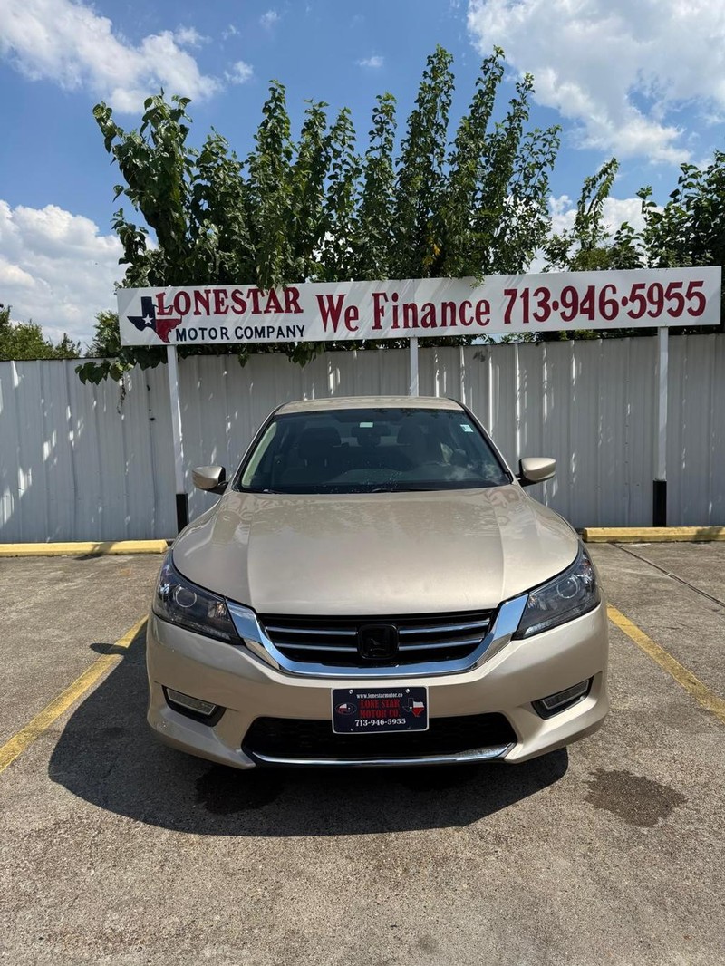 Honda Accord Sedan Vehicle Full-screen Gallery Image 03