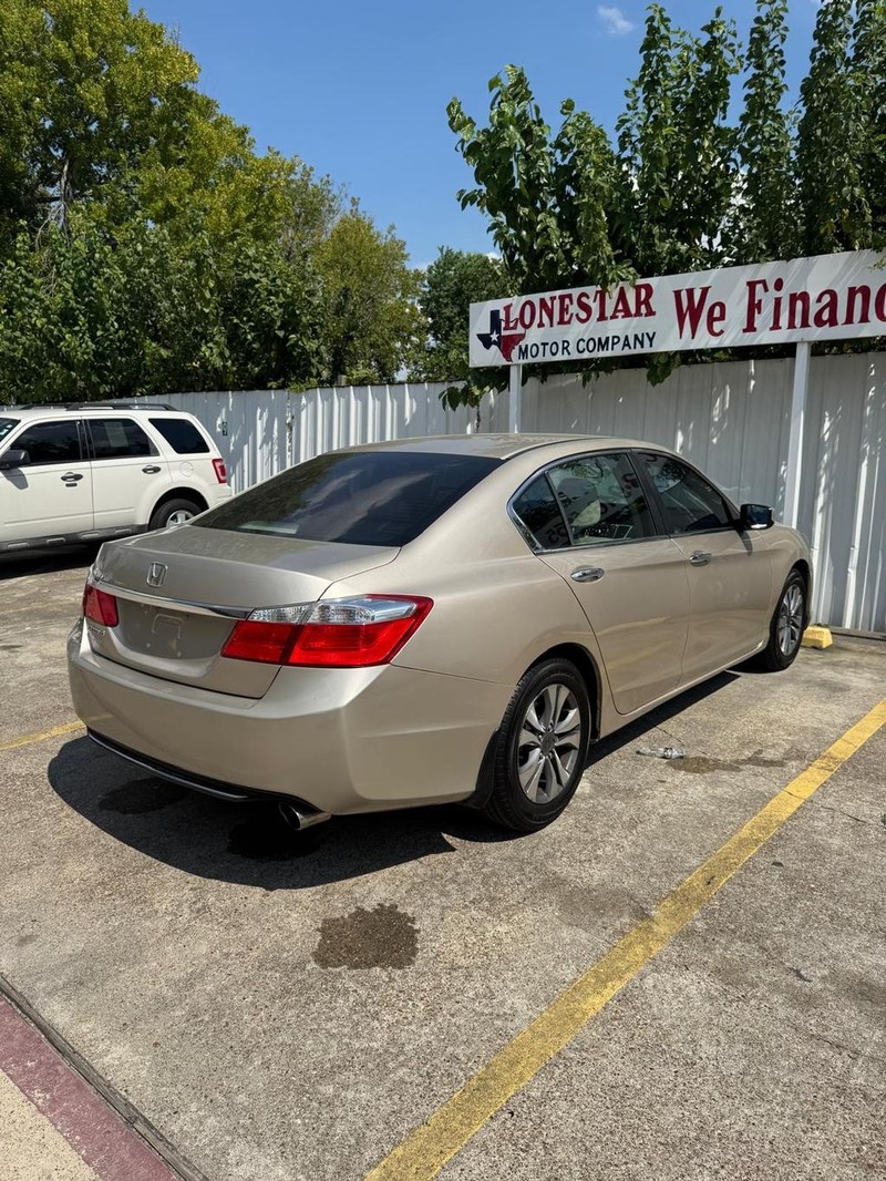 Honda Accord Sedan Vehicle Full-screen Gallery Image 05