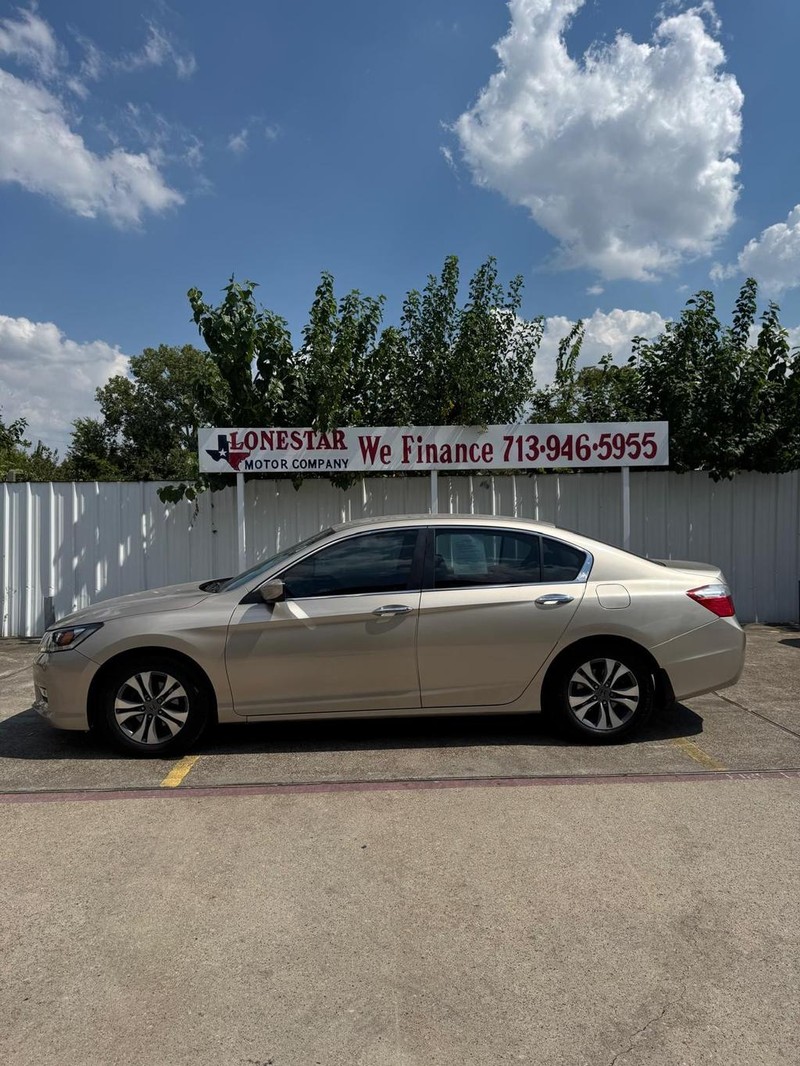 Honda Accord Sedan Vehicle Full-screen Gallery Image 07