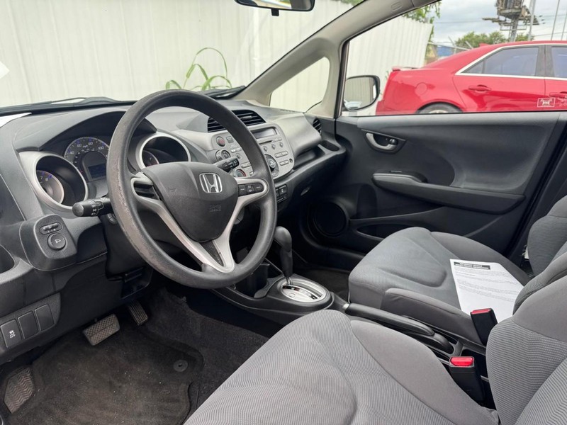 Honda Fit Vehicle Full-screen Gallery Image 09