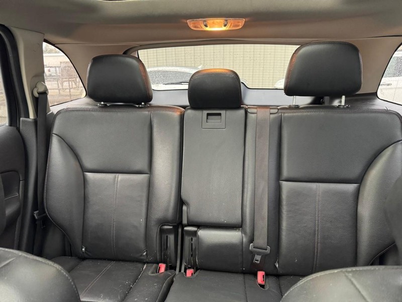 Ford Edge Vehicle Full-screen Gallery Image 10
