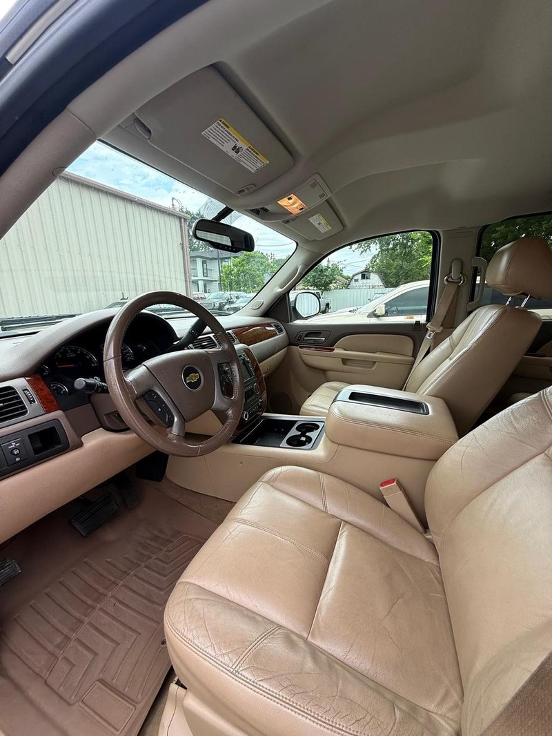 Chevrolet Silverado 1500 Vehicle Full-screen Gallery Image 07