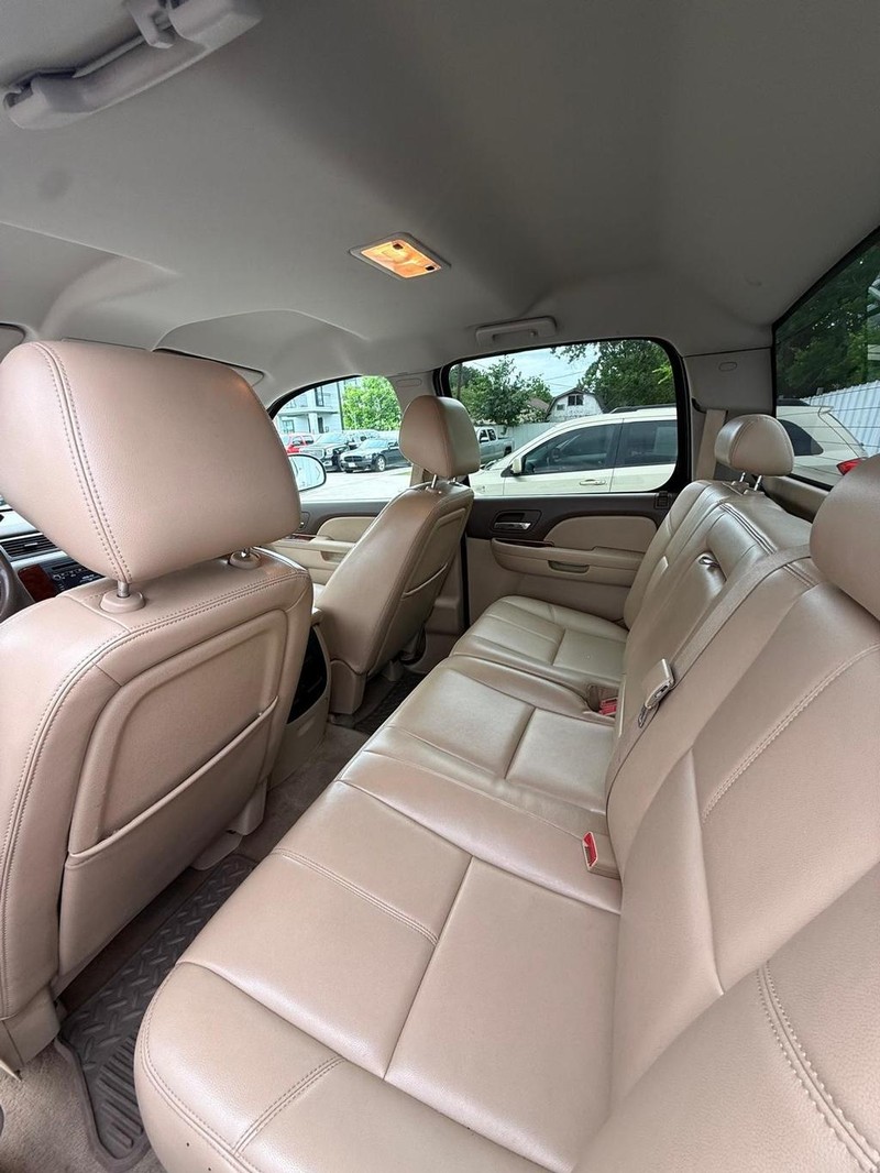 Chevrolet Silverado 1500 Vehicle Full-screen Gallery Image 08