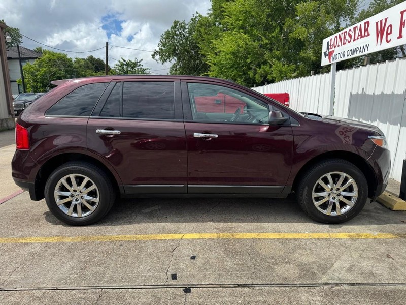Ford Edge Vehicle Full-screen Gallery Image 05