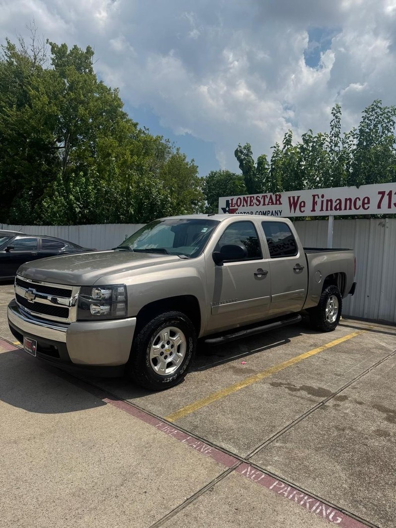 Chevrolet Silverado 1500 Vehicle Full-screen Gallery Image 02