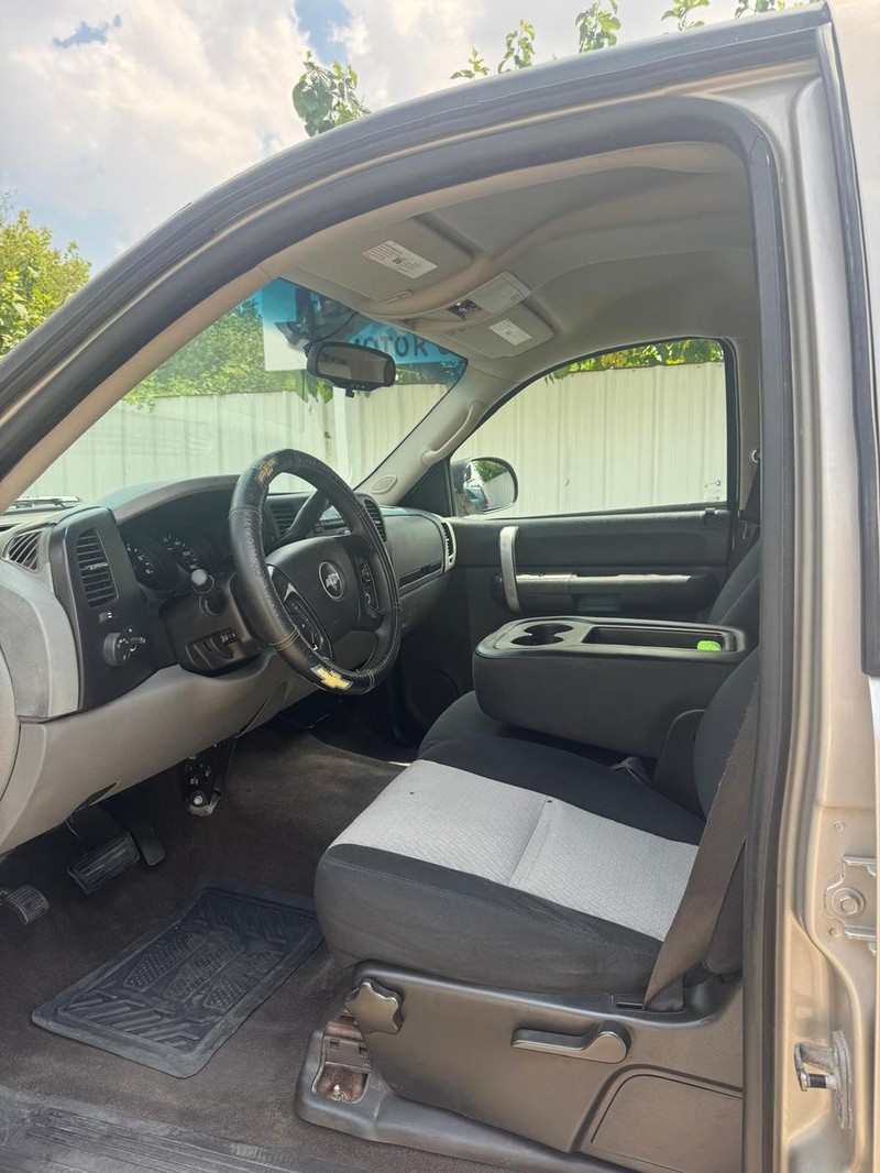 Chevrolet Silverado 1500 Vehicle Full-screen Gallery Image 08