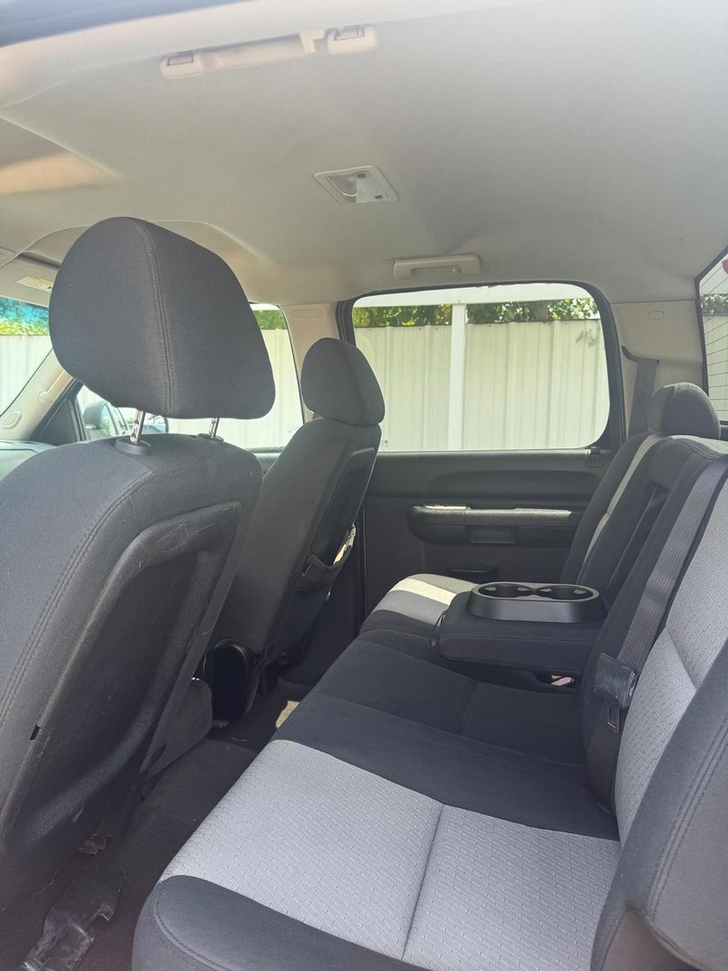 Chevrolet Silverado 1500 Vehicle Full-screen Gallery Image 09