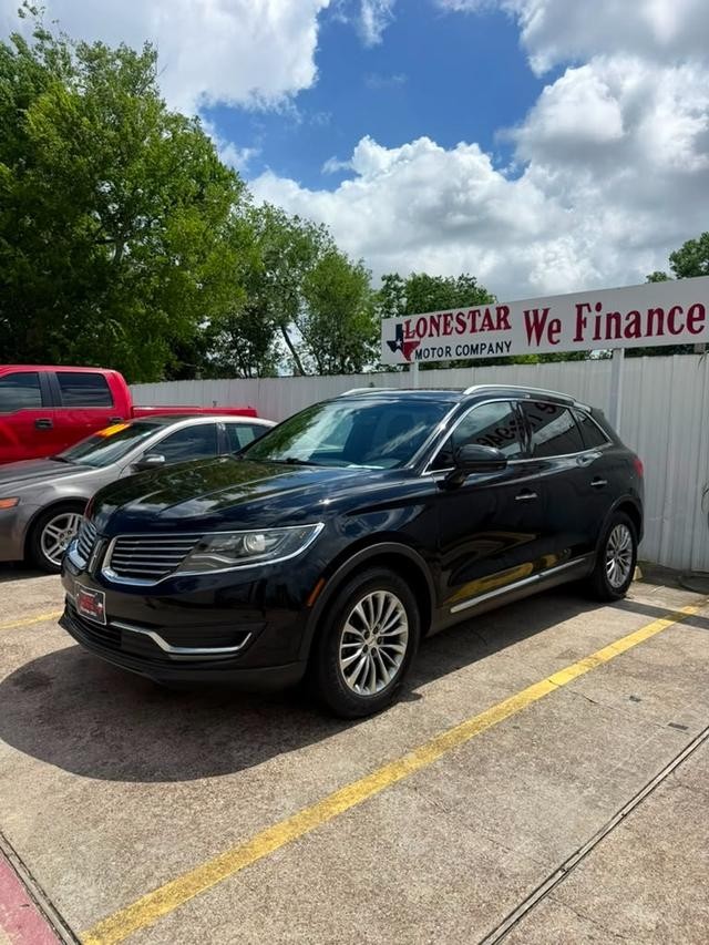 Lincoln MKX Vehicle Full-screen Gallery Image 02