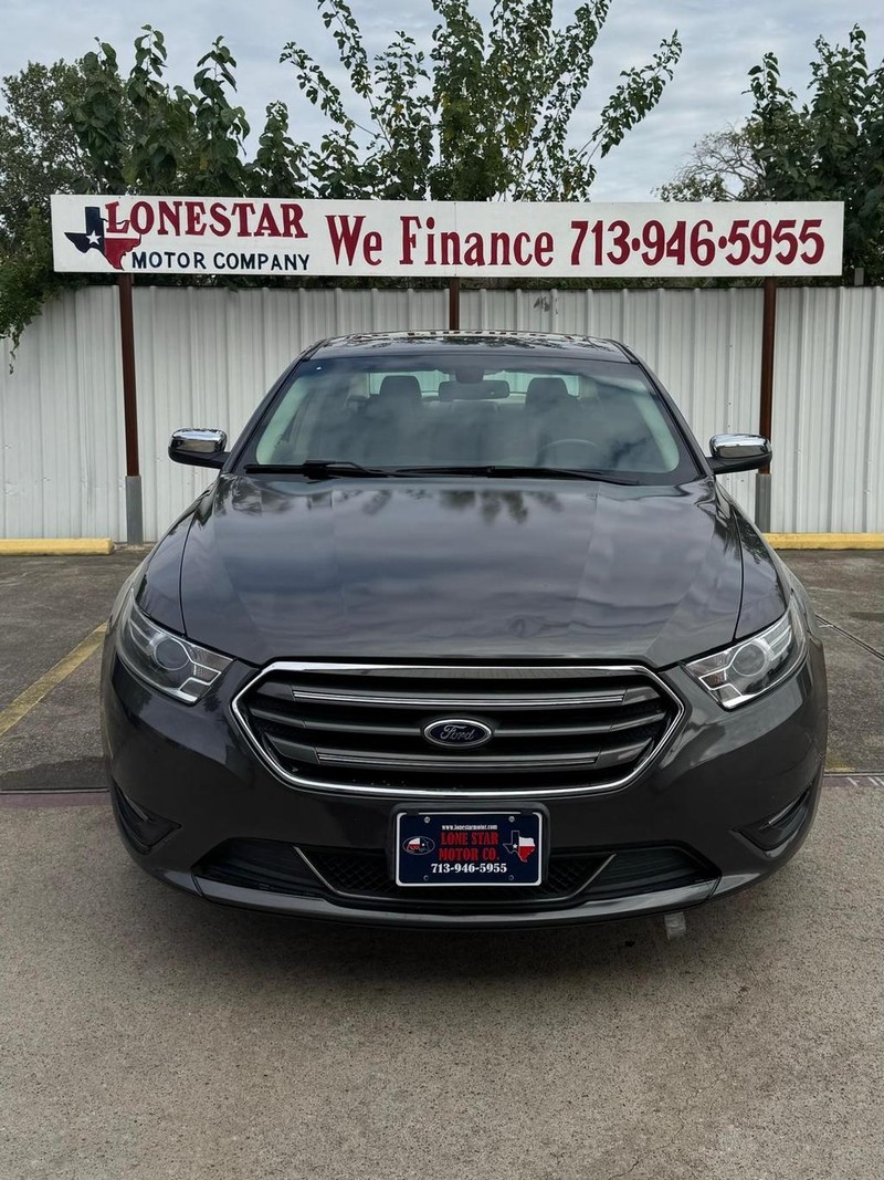 Ford Taurus Vehicle Full-screen Gallery Image 03