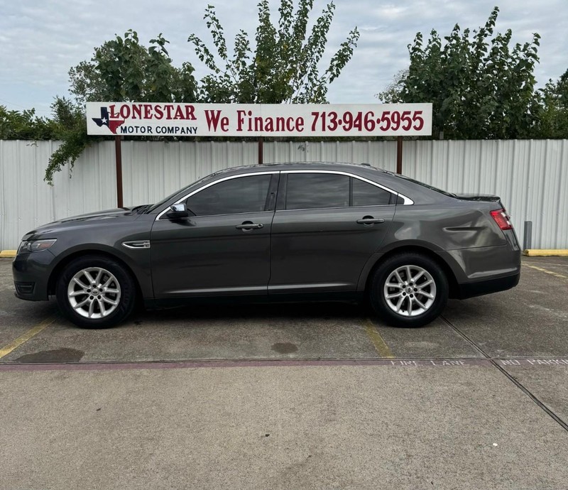 Ford Taurus Vehicle Full-screen Gallery Image 07