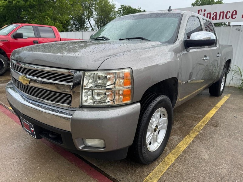 Chevrolet Silverado 1500 Vehicle Full-screen Gallery Image 02