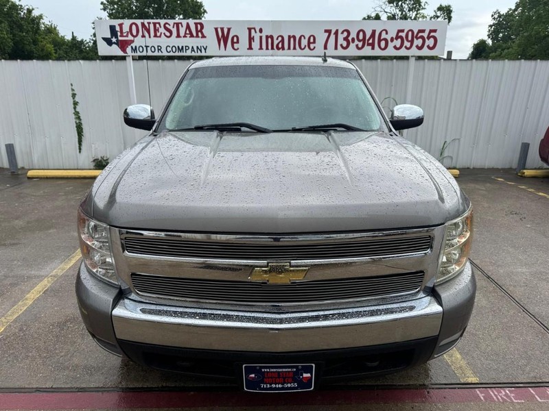 Chevrolet Silverado 1500 Vehicle Full-screen Gallery Image 03