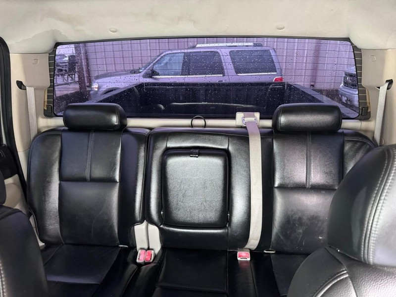 Chevrolet Silverado 1500 Vehicle Full-screen Gallery Image 11