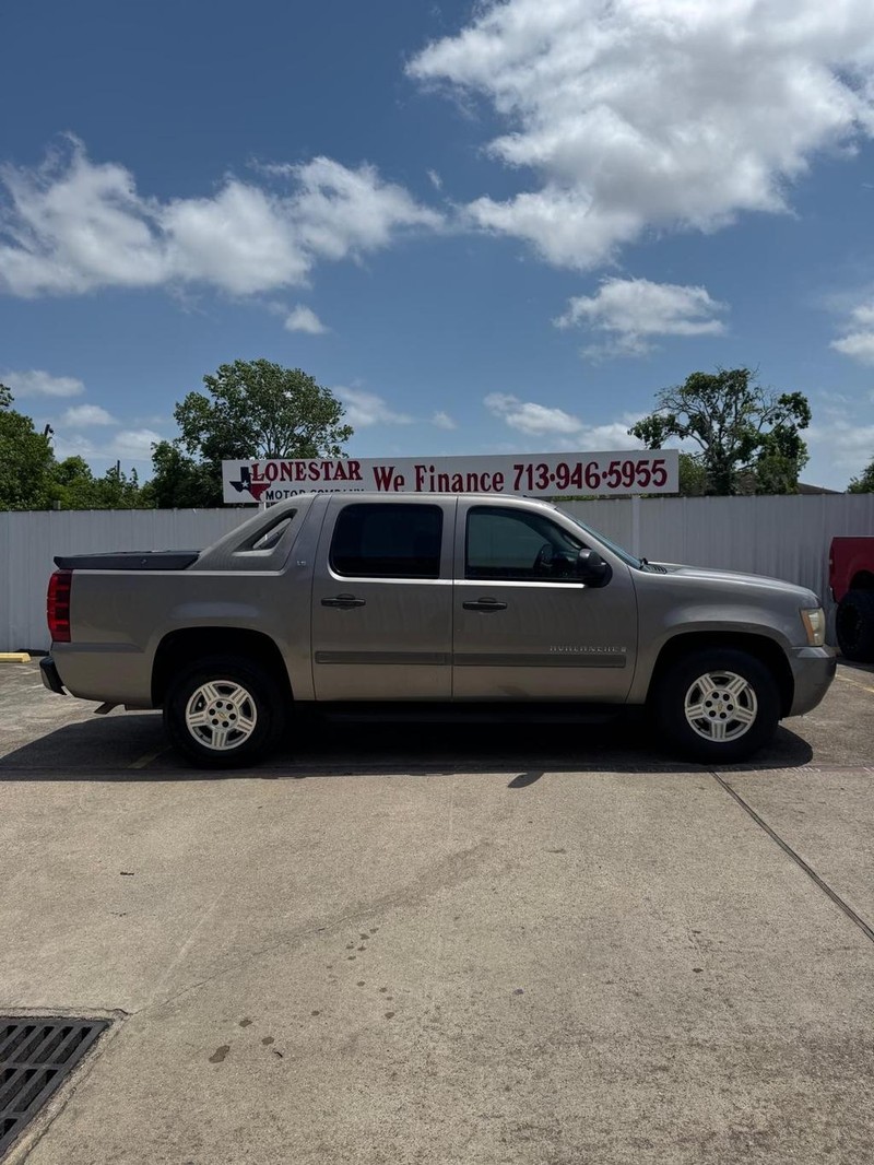 Chevrolet Avalanche Vehicle Full-screen Gallery Image 07