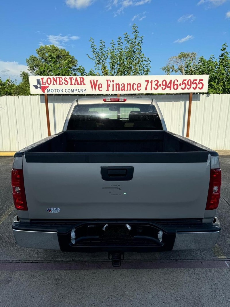Chevrolet Silverado 1500 Vehicle Full-screen Gallery Image 04