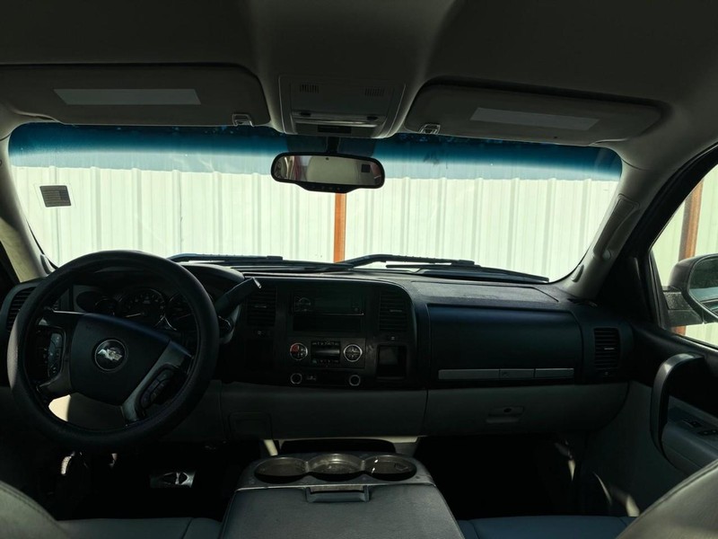 Chevrolet Silverado 1500 Vehicle Full-screen Gallery Image 09