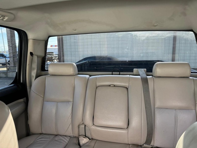 Chevrolet Silverado 1500 Vehicle Full-screen Gallery Image 10