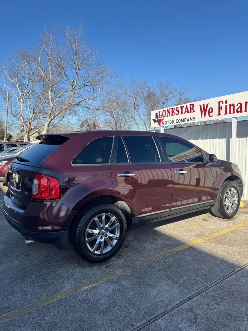Ford Edge Vehicle Full-screen Gallery Image 05