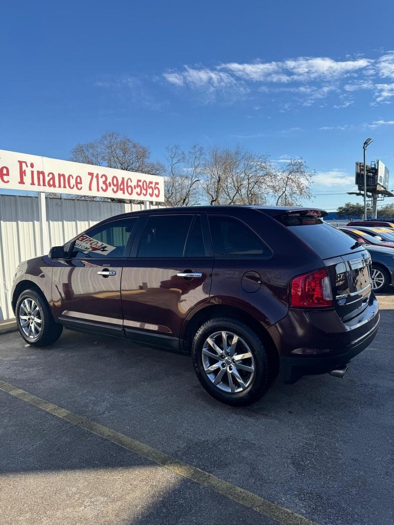 Ford Edge Vehicle Full-screen Gallery Image 06