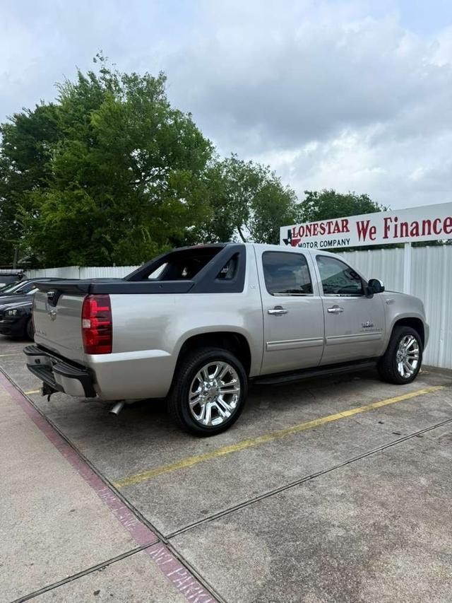 Chevrolet Avalanche Vehicle Full-screen Gallery Image 05