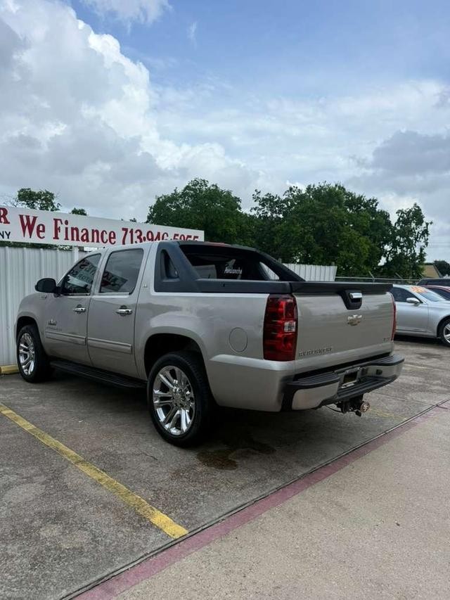 Chevrolet Avalanche Vehicle Full-screen Gallery Image 06