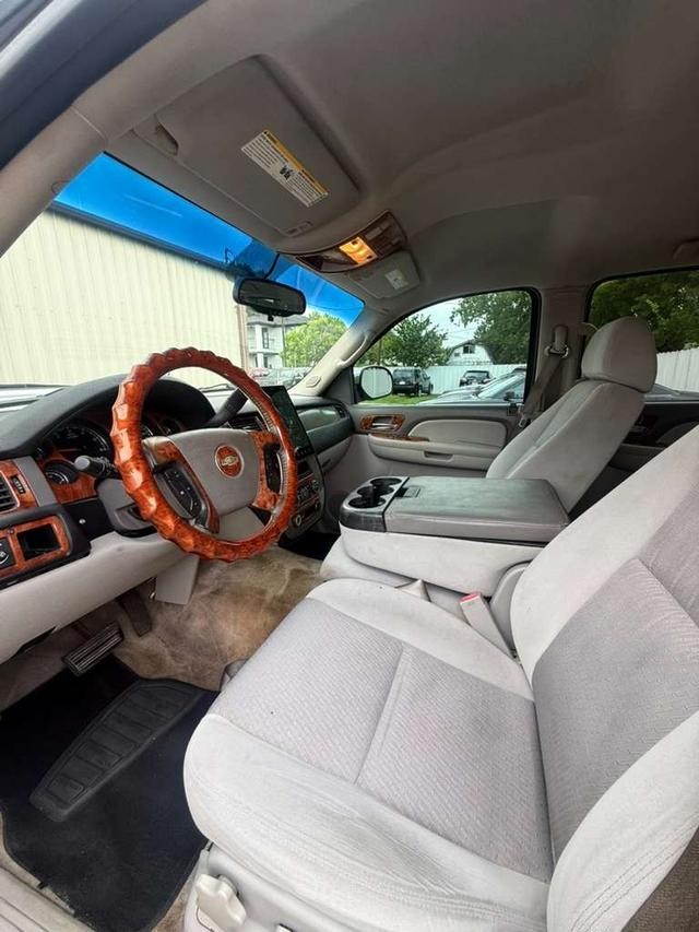 Chevrolet Avalanche Vehicle Full-screen Gallery Image 07